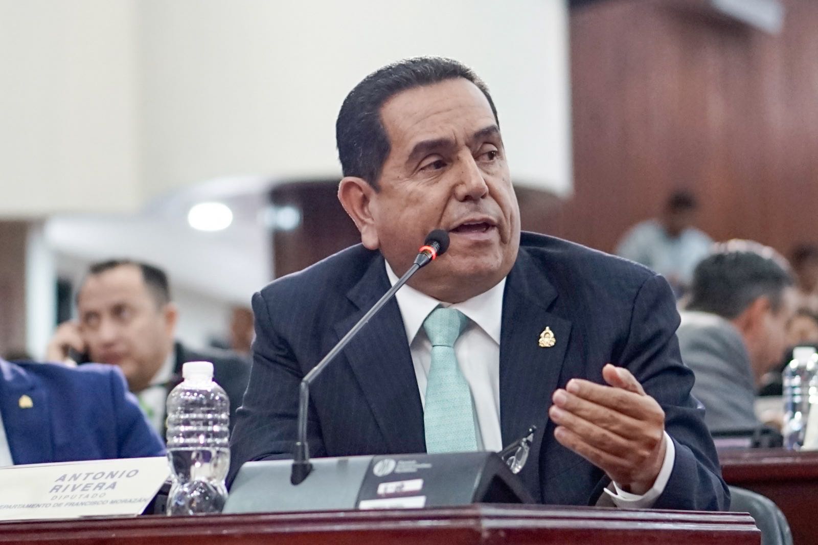 Proyecto legislativo promueve uso excepcional y técnico de cadenas nacionales